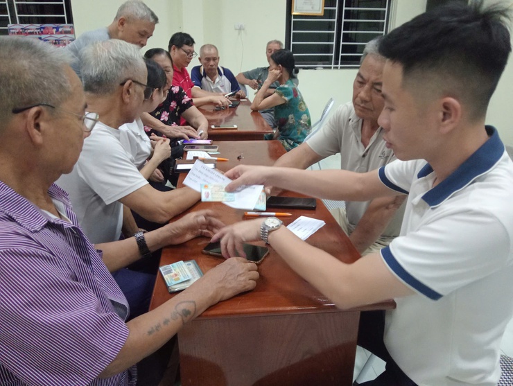 xã Bất Bạt tích cực hưởng ứng chiến dịch hỗ trợ tích hợp VNeID và chữ ký số công cộng- Ảnh 1.