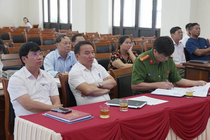 UBND xã Thiên Lộc tổ chức Hội nghị báo cáo kết quả triển khai cao điểm đảm bảo trật tự văn minh đô thị 6 tháng đầu năm; triển khai Kế hoạch xử lý trật tự văn minh đô thị và ùn tắc giao thông trên địa bàn xã.- Ảnh 3.