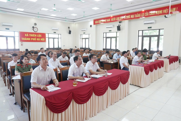 UBND xã Thiên Lộc tổ chức Hội nghị báo cáo kết quả triển khai cao điểm đảm bảo trật tự văn minh đô thị 6 tháng đầu năm; triển khai Kế hoạch xử lý trật tự văn minh đô thị và ùn tắc giao thông trên địa bàn xã.- Ảnh 2.