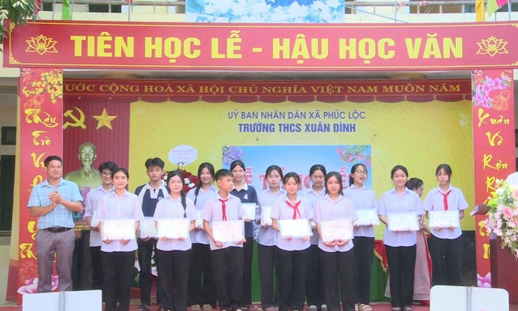 RỘN RÀNG LỄ TỔNG KẾT NĂM HỌC 2025–2026 TẠI TRƯỜNG THCS XUÂN ĐÌNH- Ảnh 9.