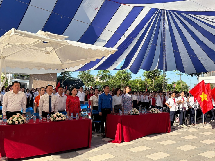 THCS Nguyên Khê tổ chức lễ bế giảng năm học 2025-2026 và chia tay học sinh khối 9- Ảnh 1.