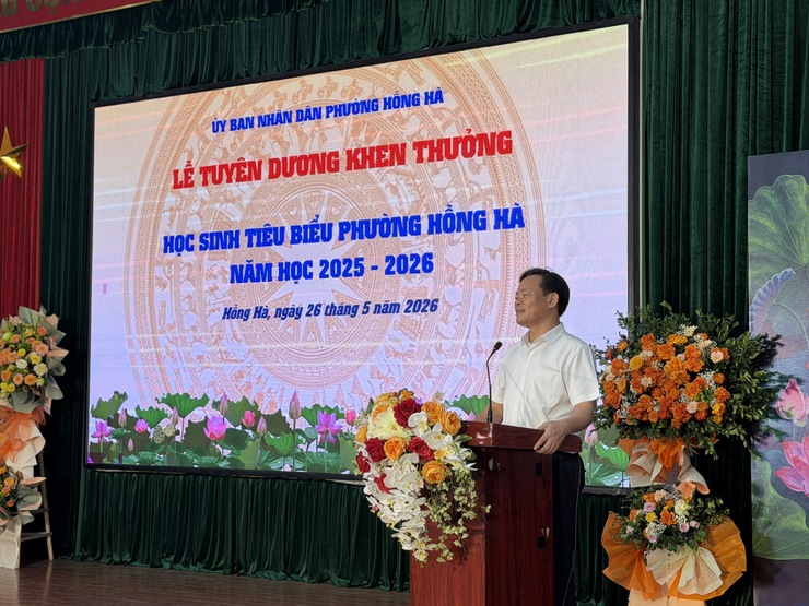 Tuyên dương học sinh tiêu biểu phường Hồng Hà năm học 2025 – 2026: Lan tỏa tinh thần hiếu học và khát vọng vươn lên- Ảnh 7.