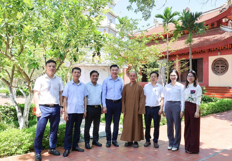 Lãnh đạo xã Đại Xuyên thăm, chúc mừng các cơ sở Phật giáo nhân dịp Đại lễ Phật đản năm 2026- Ảnh 9.