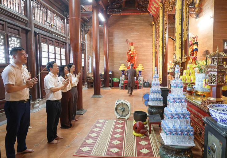 Lãnh đạo xã Đại Xuyên thăm, chúc mừng các cơ sở Phật giáo nhân dịp Đại lễ Phật đản năm 2026- Ảnh 5.