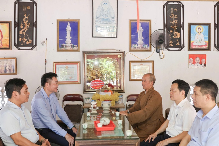 Lãnh đạo xã Đại Xuyên thăm, chúc mừng các cơ sở Phật giáo nhân dịp Đại lễ Phật đản năm 2026- Ảnh 8.