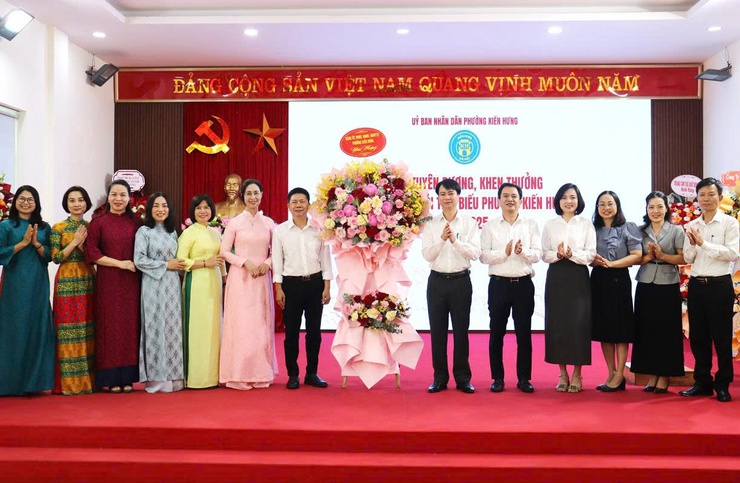 Phường Kiến Hưng tuyên dương 94 học sinh tiêu biểu- Ảnh 1.