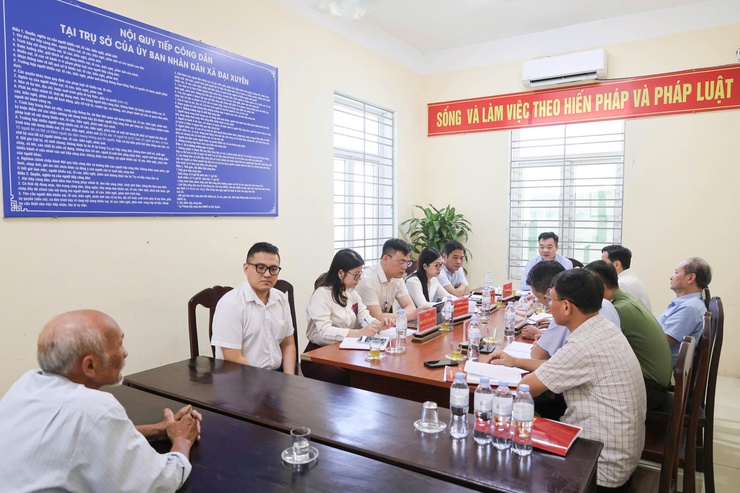 Bí thư Đảng ủy xã Đại Xuyên tiếp công dân: Giải quyết dứt điểm kiến nghị trên tinh thần "không né tránh, đùn đẩy"- Ảnh 4.