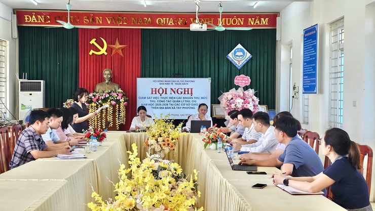 BAN KINH TẾ - NGÂN SÁCH HĐND XÃ TÂY PHƯƠNG GIÁM SÁT CÔNG TÁC THU, CHI TẠI CÁC TRƯỜNG THCS - Ảnh 1.