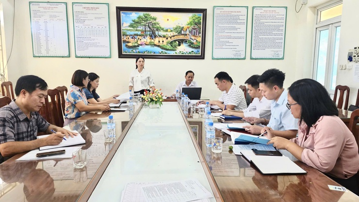 BAN KINH TẾ - NGÂN SÁCH HĐND XÃ TÂY PHƯƠNG GIÁM SÁT CÔNG TÁC THU, CHI TẠI CÁC TRƯỜNG THCS - Ảnh 2.