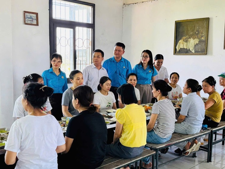 BỮA CƠM CÔNG ĐOÀN – LAN TỎA YÊU THƯƠNG, GẮN KẾT NGƯỜI LAO ĐỘNG- Ảnh 4.