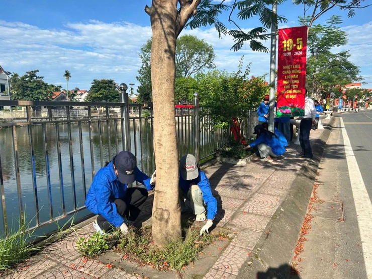 Sức trẻ Liên Minh và những dấu chân "Xanh" ngày cuối tuần- Ảnh 1.