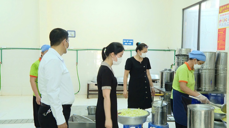 BAN VĂN HÓA – XÃ HỘI HĐND XÃ THANH TRÌ GIÁM SÁT CÔNG TÁC VỆ SINH AN TOÀN THỰC PHẨM TẠI TRƯỜNG TIỂU HỌC THANH TRÌ- Ảnh 3.