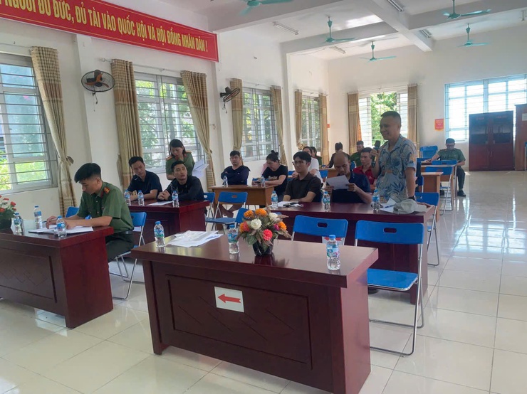 Công an phường Phú Lương tuyên truyền pháp luật đối với cơ sở kinh doanh internet, trò chơi điện tử- Ảnh 1.
