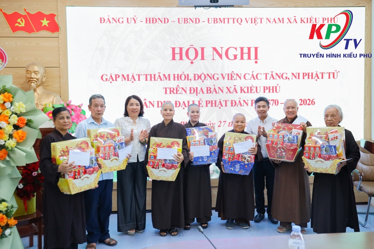 Xã Kiều Phú tổ chức gặp mặt, chúc mừng Chư tôn đức Tăng Ni và đồng bào Phật tử nhân dịp Đại lễ Phật đản Phật lịch 2570 – Dương lịch 2026- Ảnh 8.