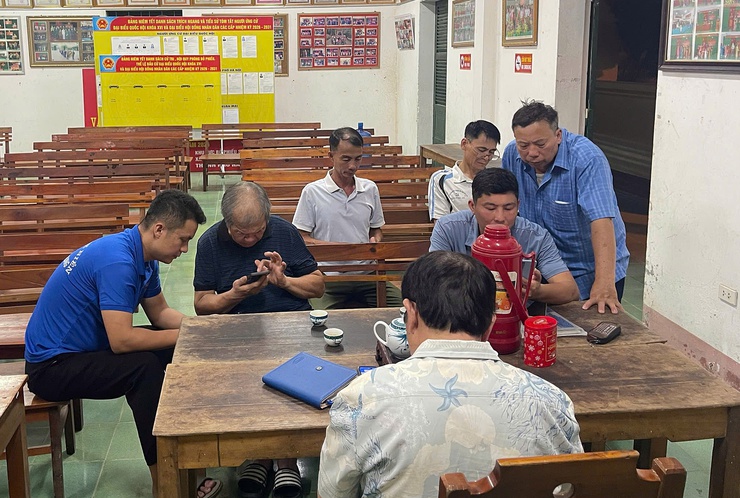 Xuân Mai đồng loạt ra quân hỗ trợ người dân tích hợp tài khoản an sinh xã hội, cấp chữ ký số cá nhân trên VNeID- Ảnh 6.