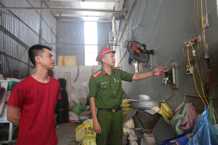 Xã Nam Phù tăng cường kiểm tra, nâng cao năng lực phòng cháy tại chỗ- Ảnh 10.