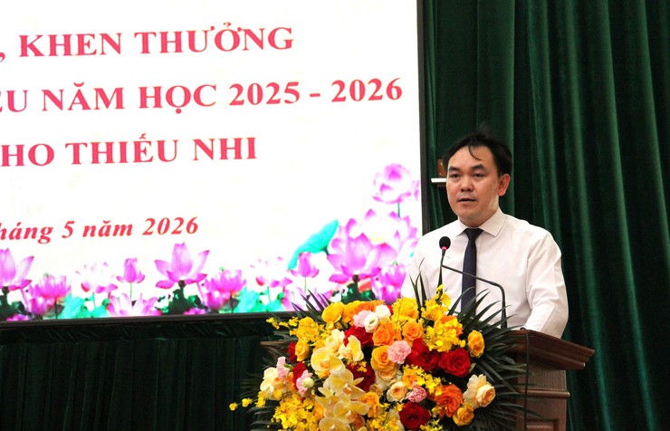 Xã Hòa Lạc tuyên dương khen thưởng, tặng quà thiếu nhi cho hơn 140 học sinh tiêu biểu năm học 2025 – 2026

- Ảnh 6.