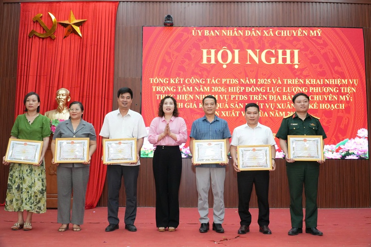 Chuyên Mỹ tổng kết công tác phòng thủ dân sự năm 2025, triển khai nhiệm vụ trọng tâm năm 2026- Ảnh 5.