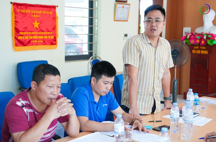 Họp chuyên môn, bốc thăm chia bảng thi đấu Giải bóng đá nam U40+ xã Quốc Oai lần thứ I năm 2026- Ảnh 2.