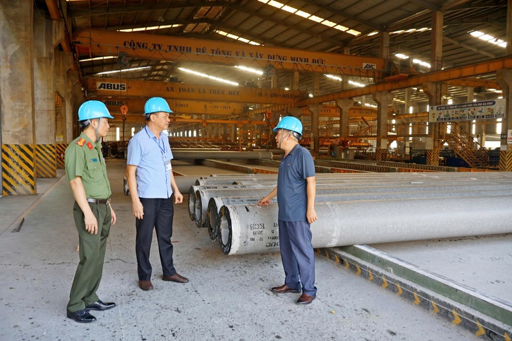 Xã Đoài Phương kiểm tra công tác an toàn, vệ sinh lao động – phòng chống cháy nổ và an toàn thực phẩm tại các đơn vị, doanh nghiệp- Ảnh 3.