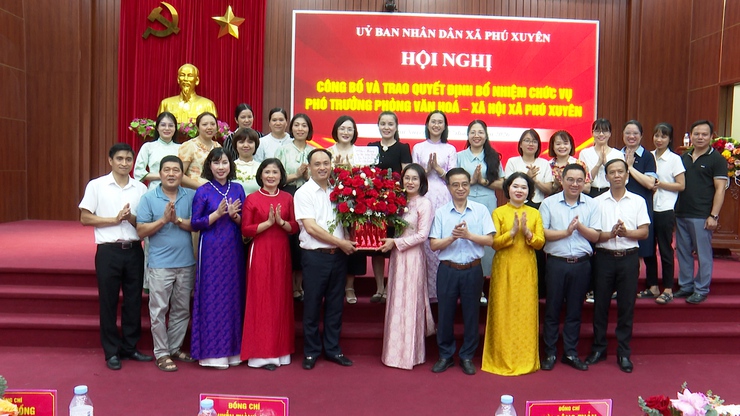 UBND xã Phú Xuyên trao Quyết định bổ nhiệm Phó Trưởng phòng Văn hóa – Xã hội- Ảnh 3.