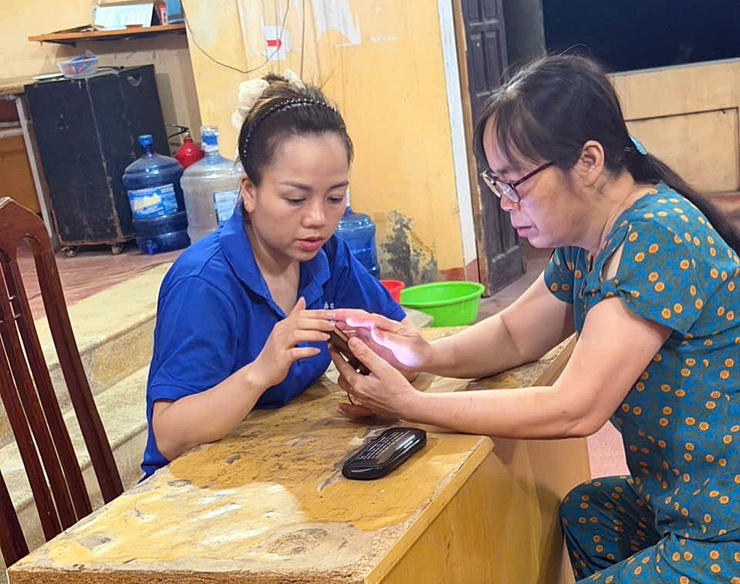 Xuân Mai đồng loạt ra quân hỗ trợ người dân tích hợp tài khoản an sinh xã hội, cấp chữ ký số cá nhân trên VNeID- Ảnh 8.