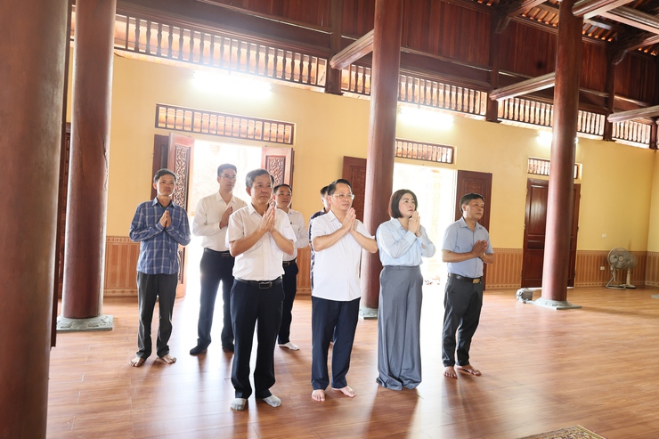 Đồng chí Bùi Mạnh Thắng, Phó Bí thư Đảng ủy, Chủ tịch UBND xã Quảng Bị thăm, chúc mừng các cơ sở Phật giáo nhân Đại lễ Phật đản Phật lịch 2570 - Dương lịch 2026- Ảnh 4.