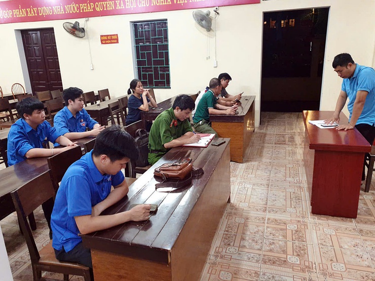 Xuân Mai đồng loạt ra quân hỗ trợ người dân tích hợp tài khoản an sinh xã hội, cấp chữ ký số cá nhân trên VNeID- Ảnh 7.