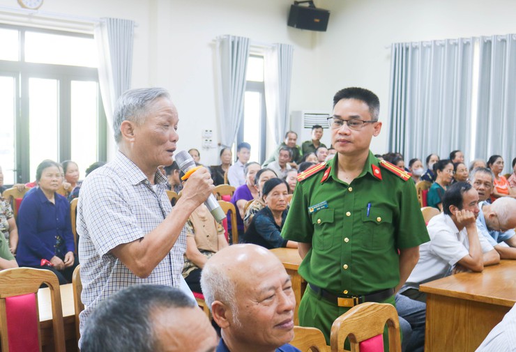 Hội nghị tuyên truyền các kiến thức, kỹ năng về PCCC và CNCH cho Nhân dân trên địa bàn các thôn Thạch Thán- Ảnh 6.