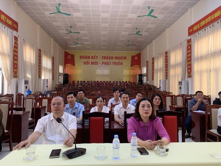 Thường trực Đảng ủy xã nghe báo cáo Dự án tu bổ. tôn tạo di tích chùa Rồi; công tác quy hoạch trên địa bàn xã- Ảnh 1.