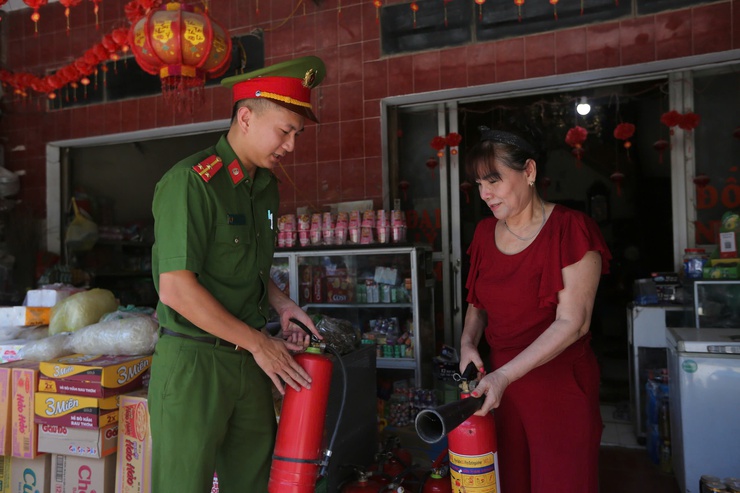 Xã Nam Phù tăng cường kiểm tra, nâng cao năng lực phòng cháy tại chỗ- Ảnh 4.