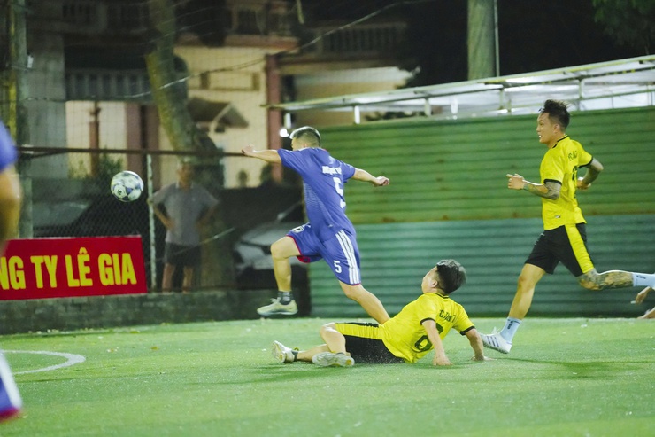 Khai mạc Giải bóng đá vô địch sân 7 tranh Cúp Lê Gia năm 2026- Ảnh 1.