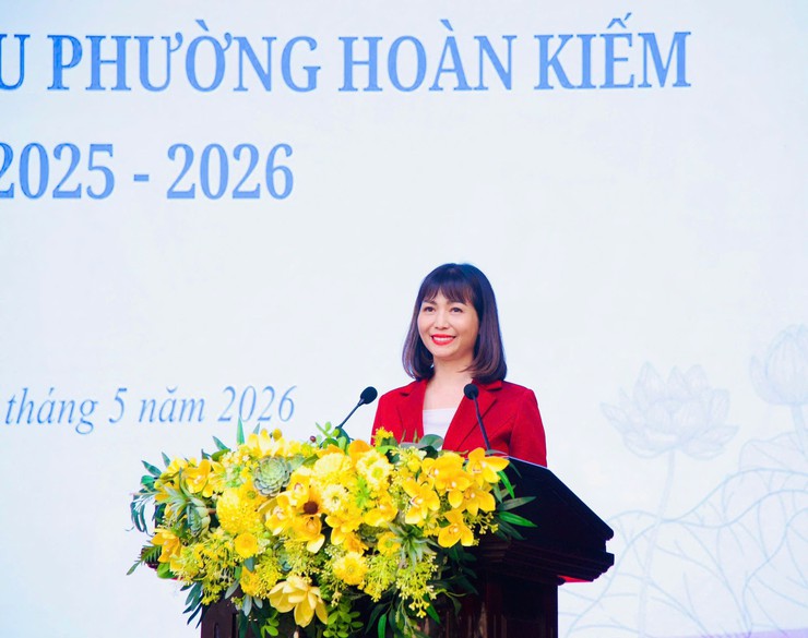 LỄ TUYÊN DƯƠNG HỌC SINH GIỎI TIÊU BIỂU PHƯỜNG HOÀN KIẾM: KHẲNG ĐỊNH CHẤT LƯỢNG GIÁO DỤC TOÀN DIỆN TRONG THỜI KỲ CHUYỂN ĐỔI SỐ- Ảnh 9.