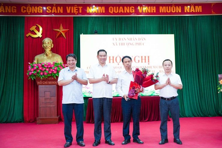 Xã Thượng Phúc công bố và trao quyết định về công tác cán bộ- Ảnh 2.