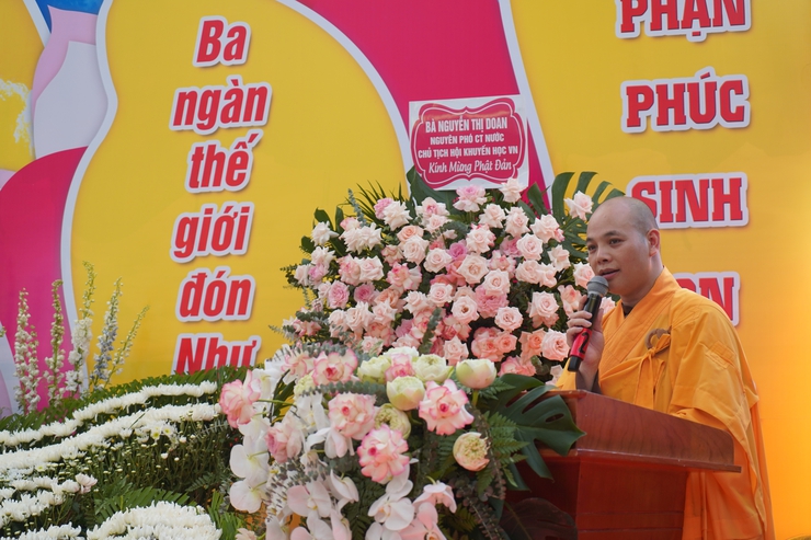 ĐẠI LỄ PHẬT ĐẢN TẠI CHÙA LINH ỨNG: TRANG NGHIÊM NGHI LỄ, SẺ CHIA YÊU THƯƠNG- Ảnh 8.