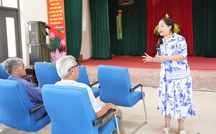 Bát Tràng tăng cường tuyên truyền phòng chống tai nạn thương tích, bảo vệ sức khỏe người dân trong mùa nắng nóng- Ảnh 1.