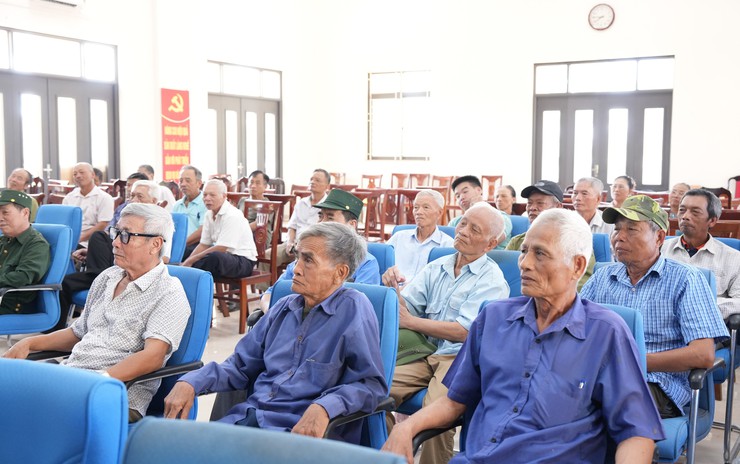 Bát Tràng tăng cường tuyên truyền phòng chống tai nạn thương tích, bảo vệ sức khỏe người dân trong mùa nắng nóng- Ảnh 2.
