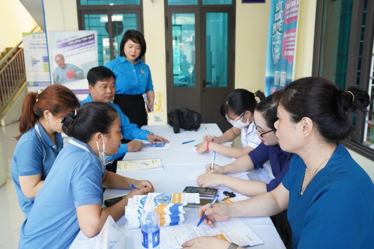 Phường Chương Mỹ tổ chức tập huấn an toàn, vệ sinh lao động và khám sức khỏe miễn phí cho đoàn viên Công đoàn- Ảnh 5.
