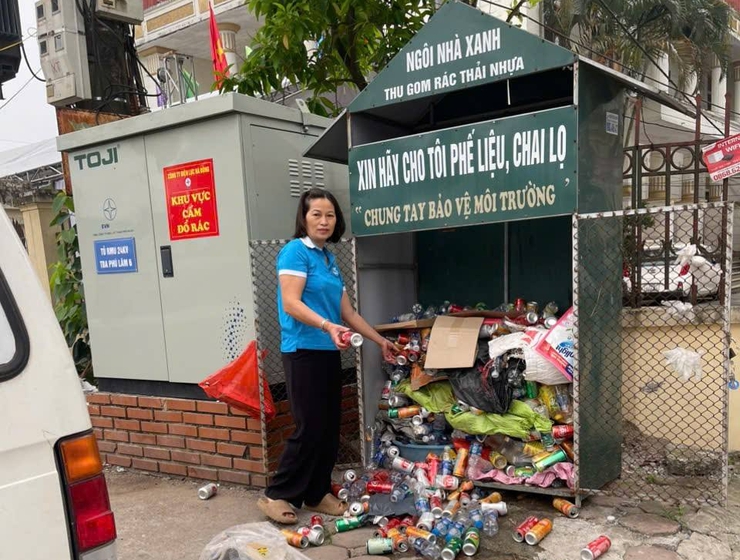 Chị Vũ Thị Đào – Chi hội trưởng Chi hội Phụ nữ Tổ dân phố 8A, phường Phú Lương tận tụy, trách nhiệm vì cộng đồng- Ảnh 1.