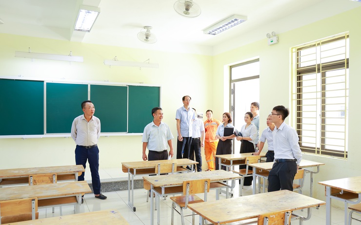 Xã Yên Xuân kiểm tra công tác chuẩn bị các điều kiện, cơ sở vật chất phục vụ kỳ thi tuyển sinh vào lớp 10 THPT năm học 2026-2027 trên địa bàn xã- Ảnh 2.