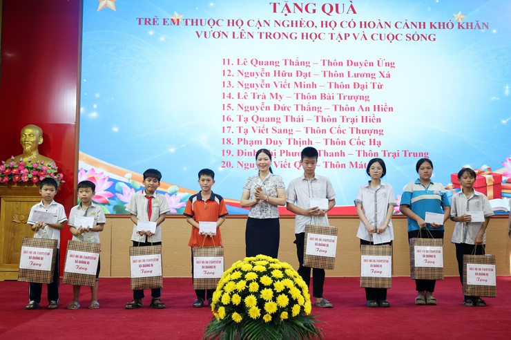 Quảng Bị: Phát động “Tháng hành động vì trẻ em” năm 2026, tuyên dương, khen thưởng học sinh giỏi tiêu biểu năm học 2025-2026- Ảnh 13.