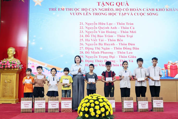 Quảng Bị: Phát động “Tháng hành động vì trẻ em” năm 2026, tuyên dương, khen thưởng học sinh giỏi tiêu biểu năm học 2025-2026- Ảnh 14.