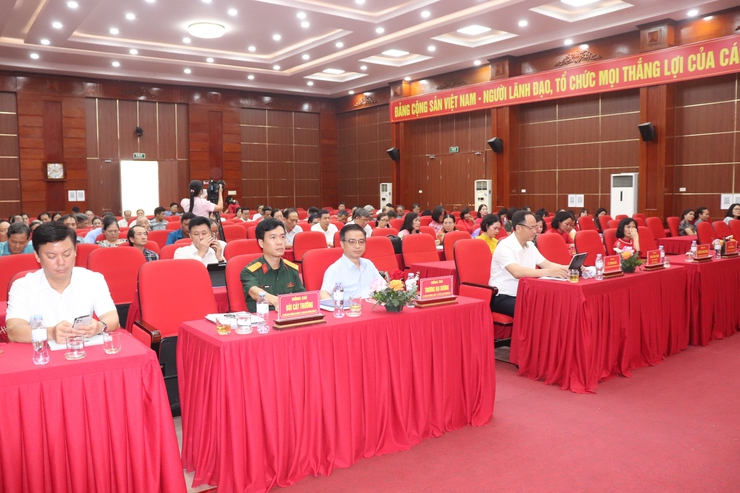 Hội nghị quán triệt, hướng dẫn đánh giá chất lượng sinh hoạt chi bộ và thực hiện rà soát, bổ sung dữ liệu Đảng viên trong toàn Đảng bộ- Ảnh 1.