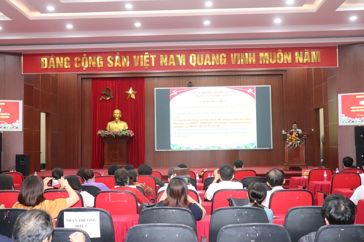 Hội nghị quán triệt, hướng dẫn đánh giá chất lượng sinh hoạt chi bộ và thực hiện rà soát, bổ sung dữ liệu Đảng viên trong toàn Đảng bộ- Ảnh 3.