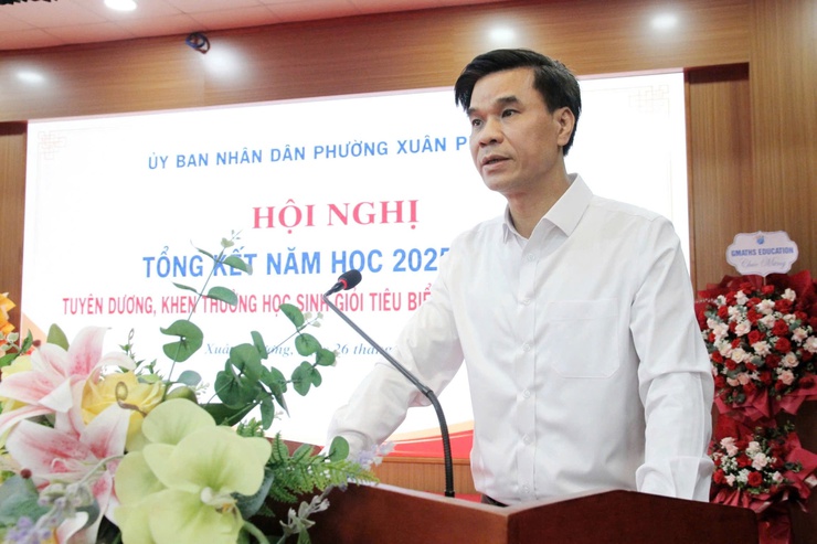 Phường Xuân Phương tuyên dương, khen thưởng học sinh tiêu biểu năm học 2025 - 2026- Ảnh 2.
