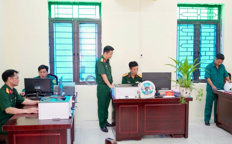 XÃ KIM ANH TỔ CHỨC LỄ CÔNG BỐ QUYẾT ĐỊNH THÀNH LẬP VÀ RA MẮT TRUNG ĐỘI DÂN QUÂN THƯỜNG TRỰC- Ảnh 9.