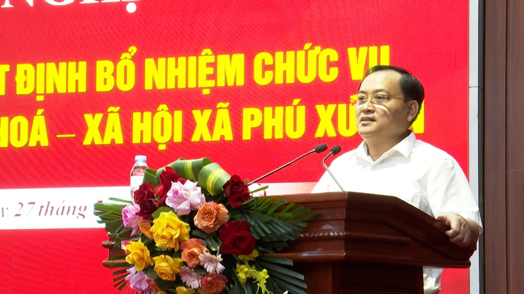 UBND xã Phú Xuyên trao Quyết định bổ nhiệm Phó Trưởng phòng Văn hóa – Xã hội- Ảnh 5.