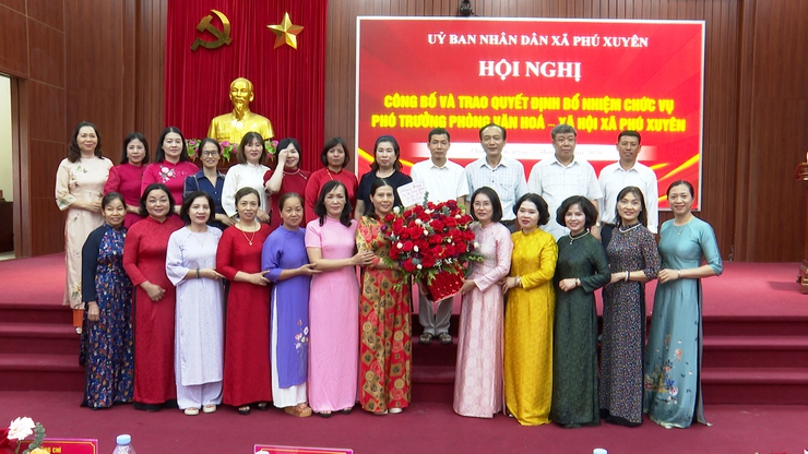 UBND xã Phú Xuyên trao Quyết định bổ nhiệm Phó Trưởng phòng Văn hóa – Xã hội- Ảnh 6.