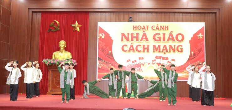 Phú Xuyên lan tỏa truyền thống hiếu học qua Lễ tuyên dương học sinh tiêu biểu năm học 2025 – 2026- Ảnh 4.