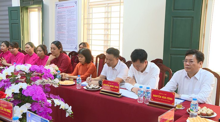 ĐỒNG CHÍ BÍ THƯ ĐẢNG ỦY XÃ DỰ VÀ LÀM VIỆC VỚI TRƯỜNG THCS THỊ TRẤN VỀ KẾT QUẢ NĂM HỌC 2025 – 2026- Ảnh 6.